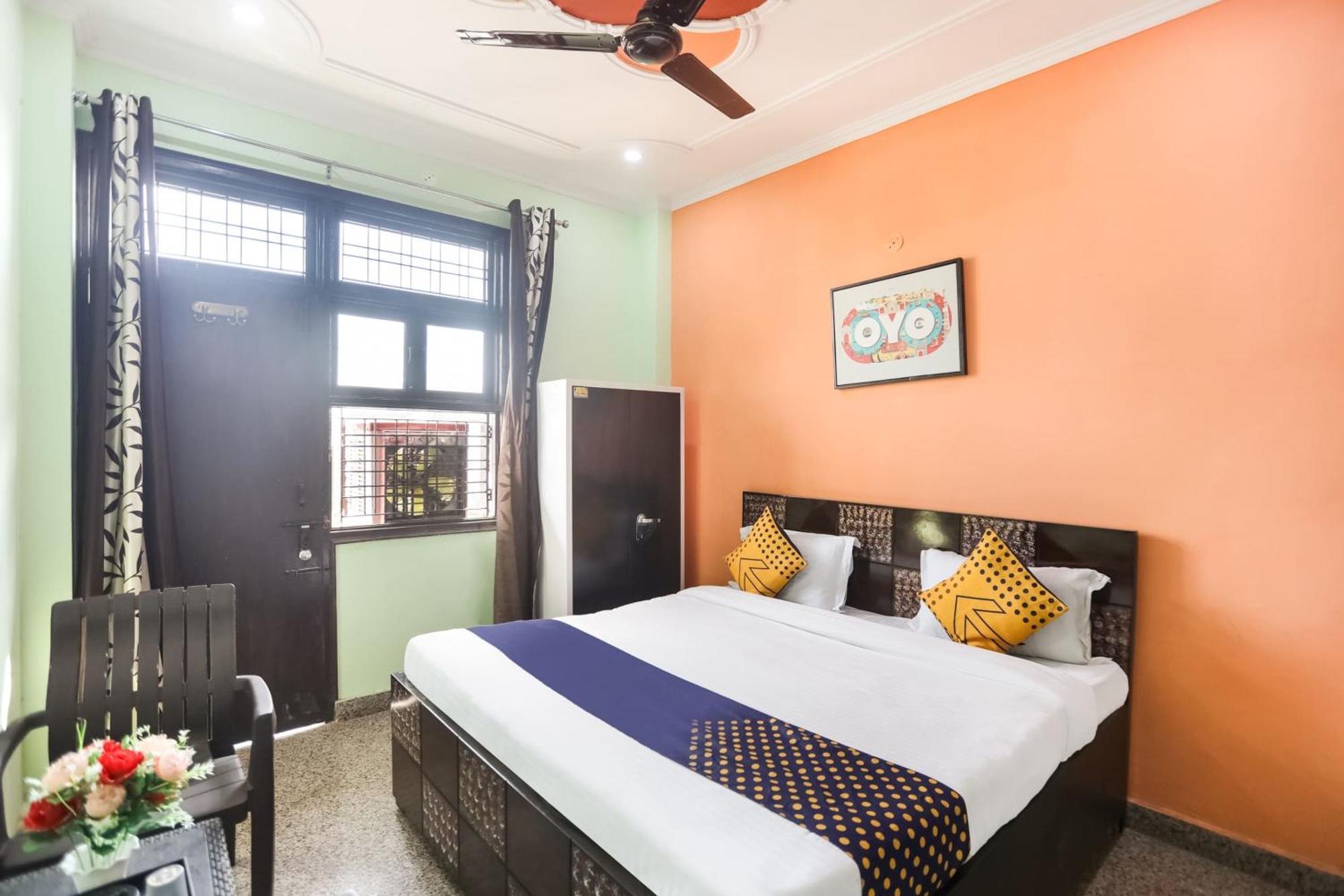 Spot On Main View Guest House Near Leisure Valley Park Gurgaon Exteriör bild