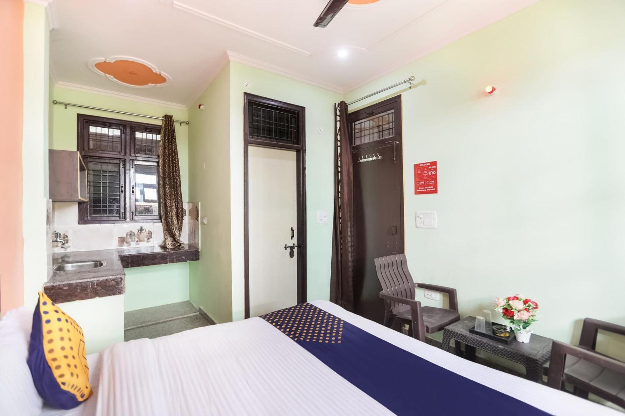 Spot On Main View Guest House Near Leisure Valley Park Gurgaon Exteriör bild